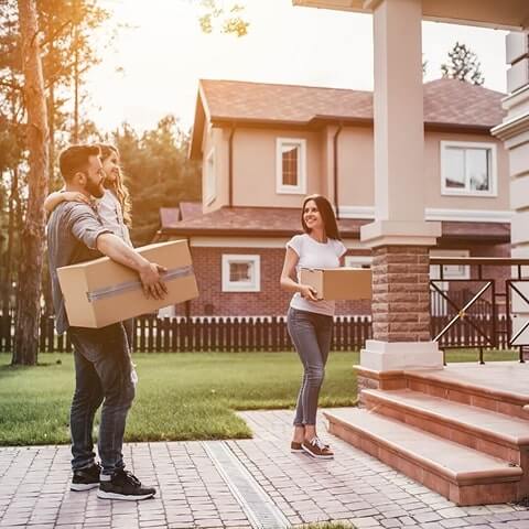 Family moving into a new home in Cedar-Isles-Dean with help from EZ Breezy Movers, experienced residential movers in Minneapolis, MN.